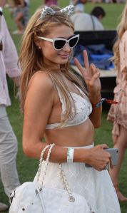 Paris Hilton chunking up the dueces
