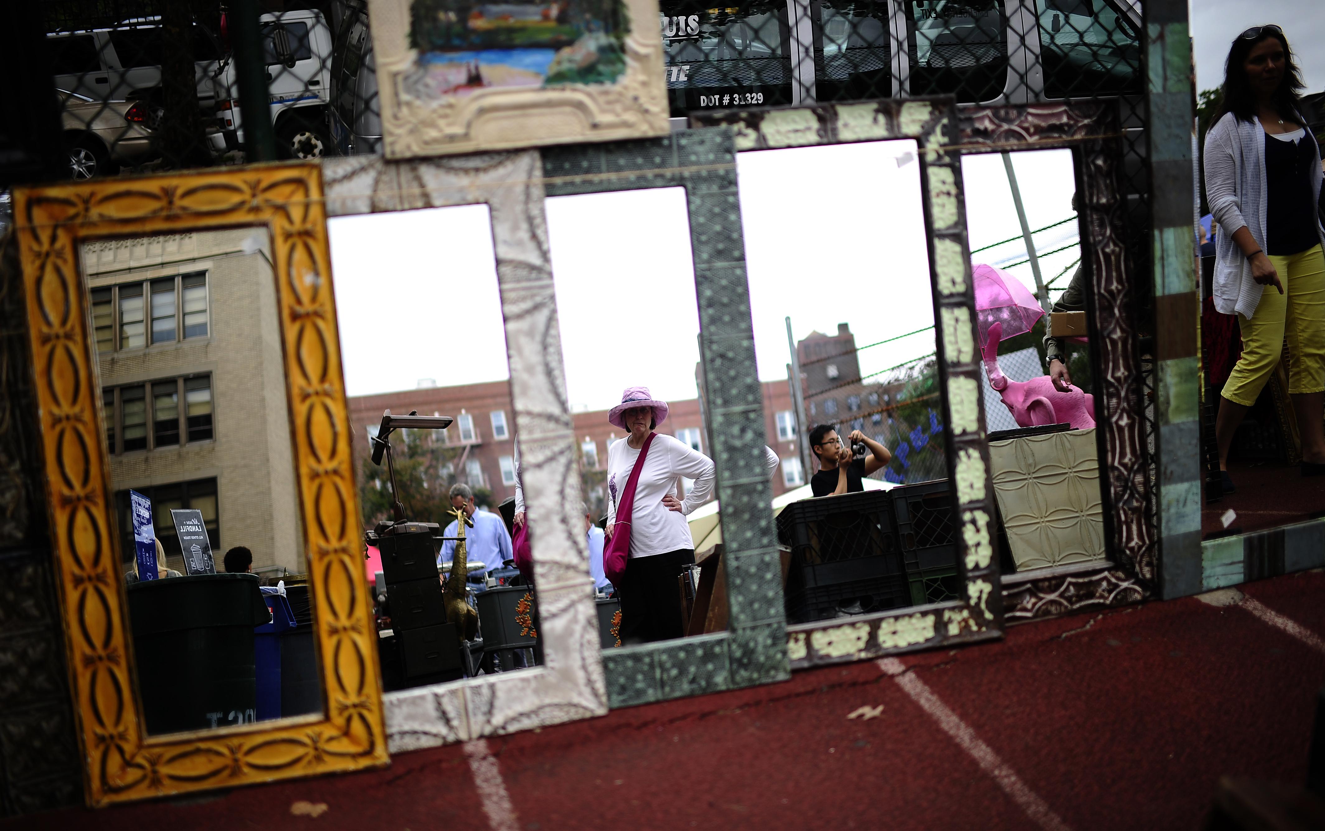 US-FEATURE-FLEA MARKET